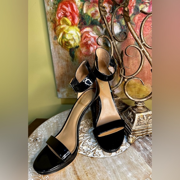 EUC Calvin Klein “Vivian” Black Patent Platform Heels. Size 10 - Picture 3 of 15